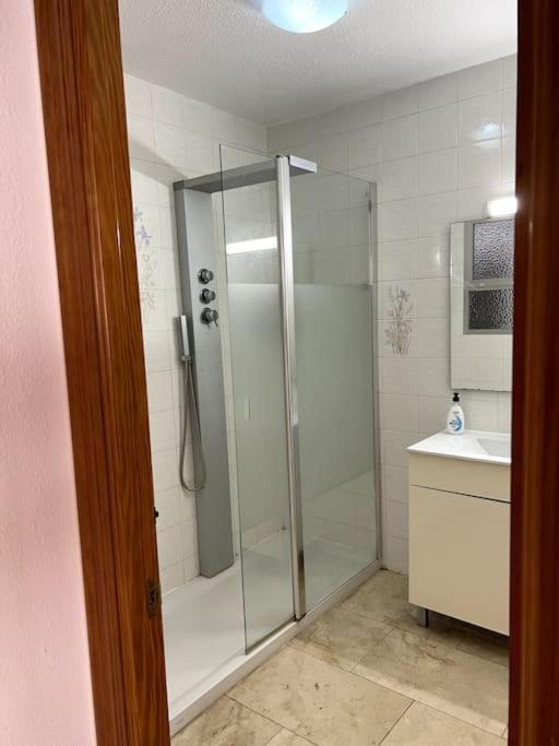Detached Pool Villa, Idyllic Setting 450m To Caleta De Velez