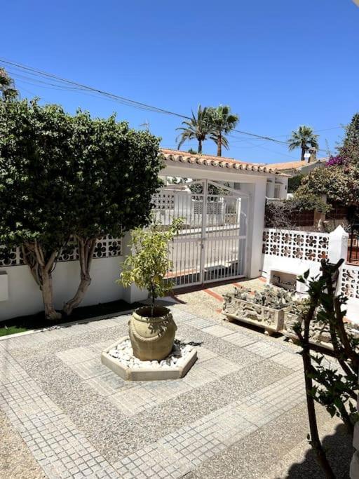 Detached Pool Villa, Idyllic Setting 450m To Caleta De Velez
