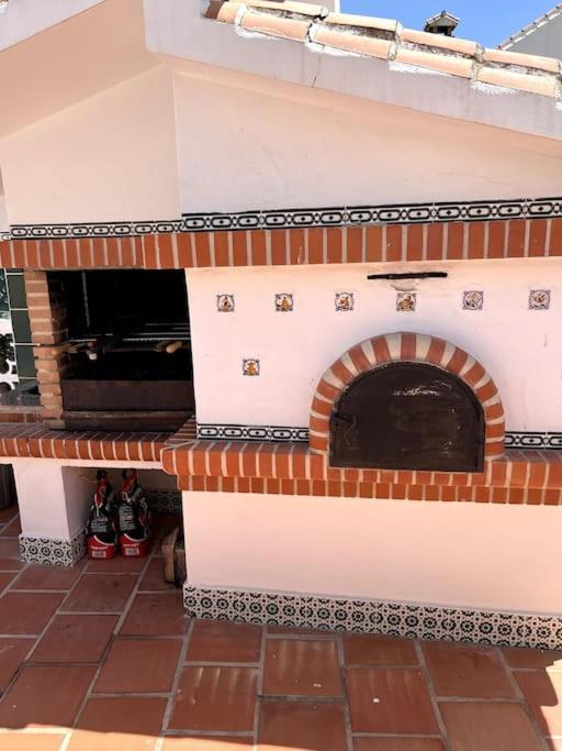 Detached Pool Villa, Idyllic Setting 450m To Villa Caleta De Velez